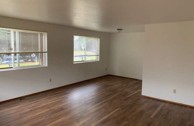 2731 Madrona St. Gallery 3