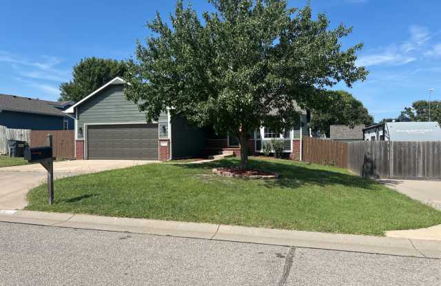 Updated 4 Bedroom 3 Bath home in East Wichita - 1823 South Shiloh Street, Wichita, KS 67207