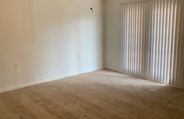 1326 W Hadley St Gallery 2