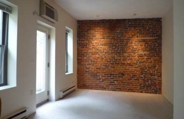 31 Saint Germain St. Gallery 4