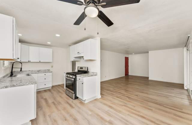 Charming 3 bedroom 2 bath home in Sacramento! Gallery 4