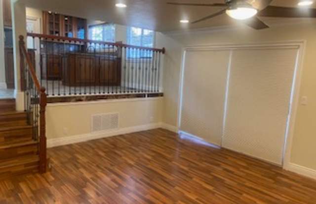 4 Bedroom, 2.5 Bathrooms photos photos