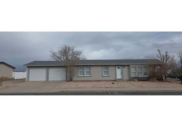 Beautifully Modern Home In Fort Morgan! - 401 Gateway Avenue, Fort Morgan, CO 80701