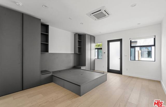 1325 Cabrillo Ave unit: 3 photos photos