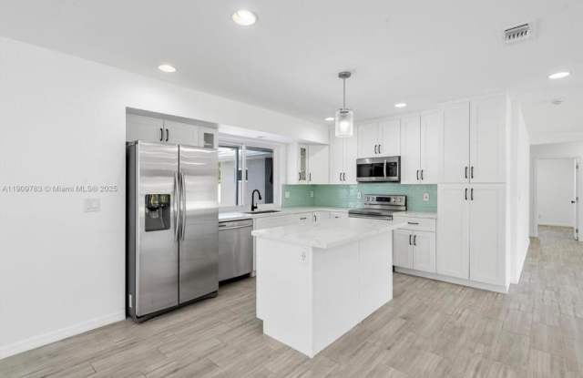 4309 Jackson St - 4309 Jackson Street, Hollywood, FL 33021