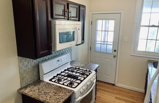 636 Griffin St - 636 Griffin Street, Pittsburgh, PA 15211