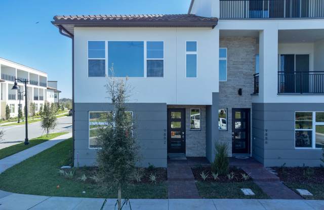 Stunning MOVE-IN READY LAKE VIEW TOWNHOME in. Exquisite 3 bedrooms, 2.5 bathrooms and 2 car garage in the exceptional gated community of Eagle Creek Gallery 3