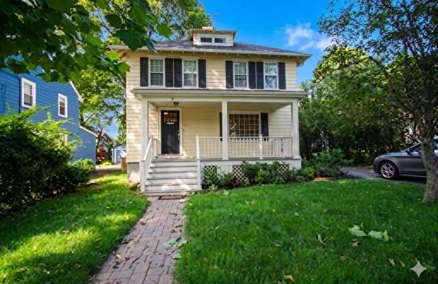 30 Farmcrest Ave photos photos