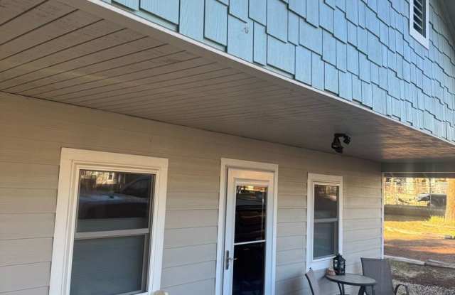 Cozy 2-Bedroom Home in Mountainaire | Backyard + Washer  Dryer photos photos