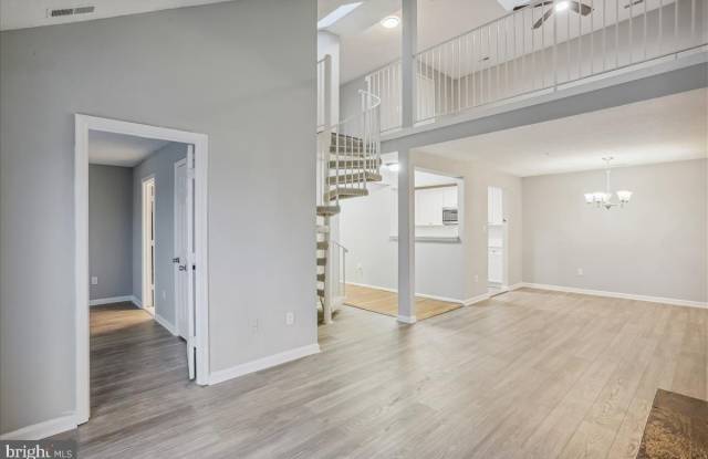 12901 CHURCHILL RIDGE Circle unit: 14 photos photos