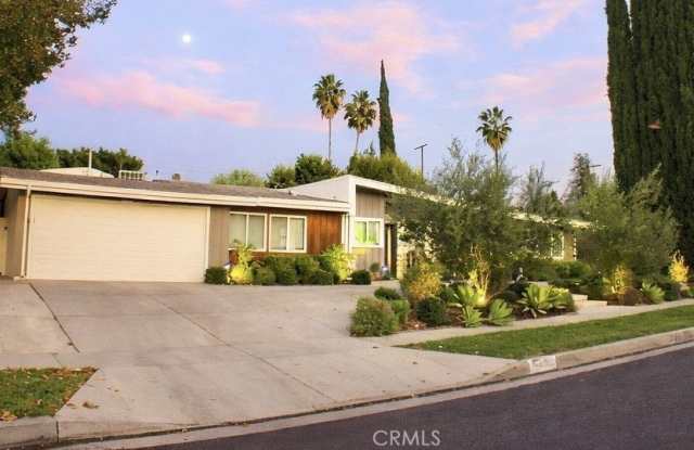 4820 Abbeyville photos photos