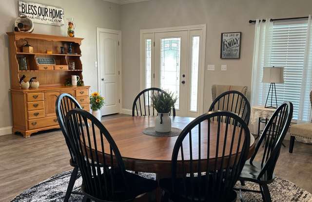 Luxury Furnished Country Home Near Crawford with All Utilities Included! Gallery 4