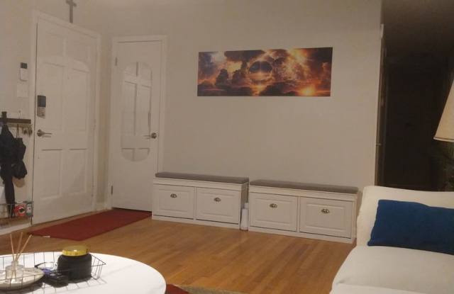 Room in 3 Bedroom Home at Foxcroft Dr Gallery 3