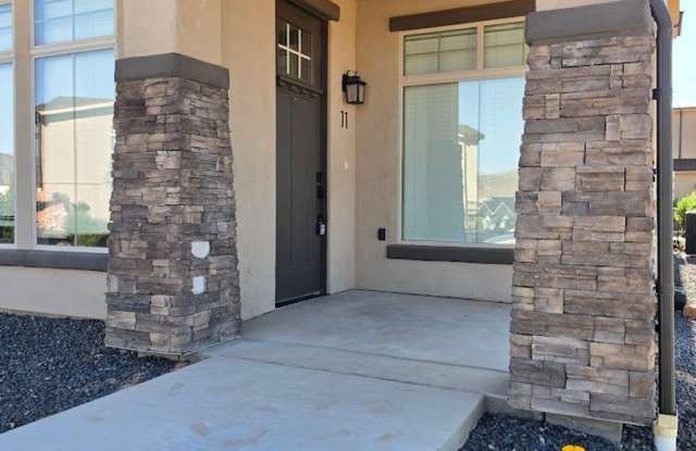 Newer Town Home in Ivins-Half off 1st Month's Rent! Gallery 4