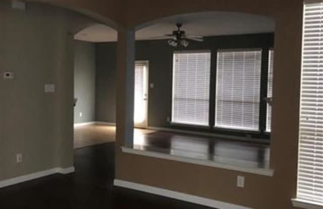 3104 Hollow Valley Drive Gallery 3