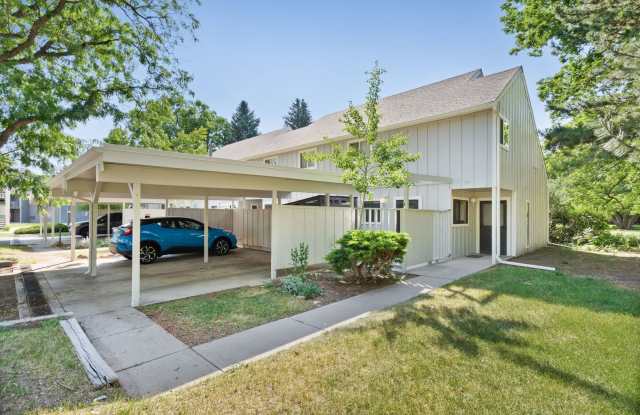 Updated 3-Bedroom End-Unit Townhome in Scotch Pines Condos photos photos