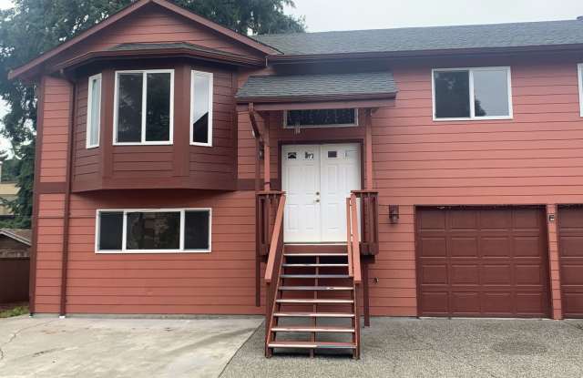 Split Level 4-bedroom, 3-bathroom Home in Shoreline! photos photos