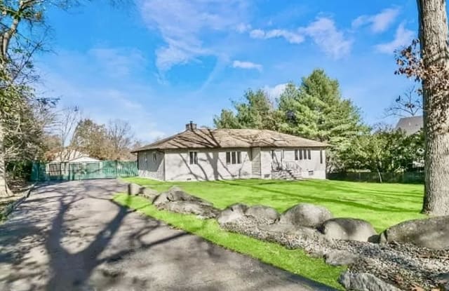 419 Ratzer Rd - 419 Ratzer Road, Passaic County, NJ 07470
