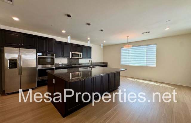 3244 E Yellowstone Drive Gallery 3