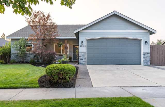 Prime Bend Location: Spacious 3-Bedroom, 2-Bath Home photos photos