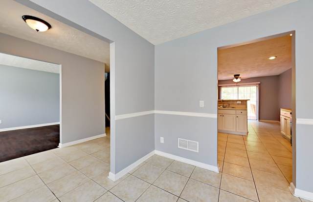 310 Crestbend Lane Gallery 3