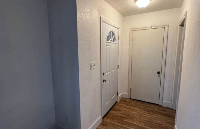 Beautiful Remodeled 3Bed/2Bath perfect for you! photos photos