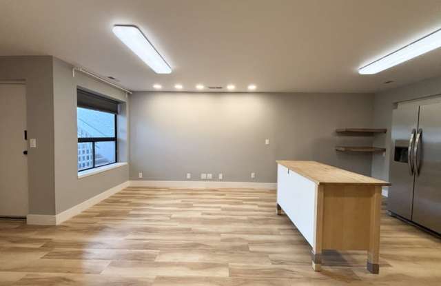 1583 East Stratford Avenue - 2 Gallery 3