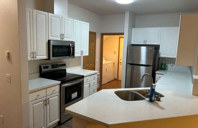3 Bed, 2 Bath Condo with in Cascade-Fairwood neighborhood of Renton, $2,865/month. photos photos