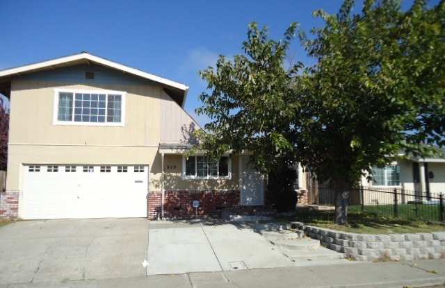 Coming Soon 4 bedroom 2 bath single family home photos photos
