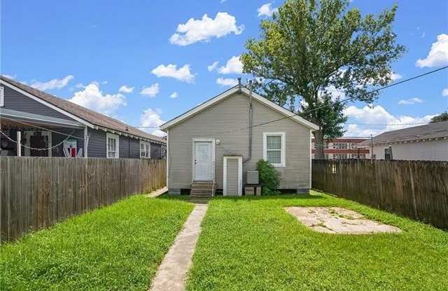 530 1/2 AVENUE D Gallery 2