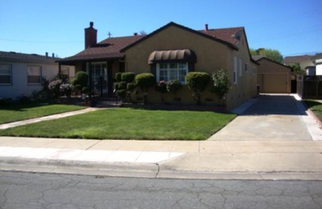 Rent Reduced! 3 bedroom 2 bath in Maple Park, South Salinas photos photos