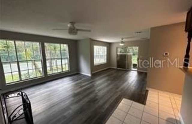 713 SANDY Court Gallery 4