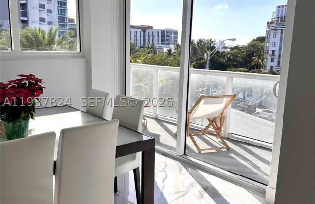 2457 Collins Ave Gallery 2