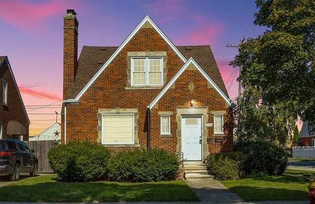 15704 Cleveland Avenue photos photos