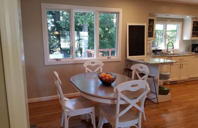 6901 BREEZEWOOD TERRACE Gallery 4