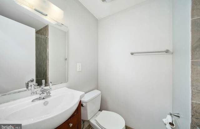 1641 CHRISTIAN Street unit: 2 photos photos