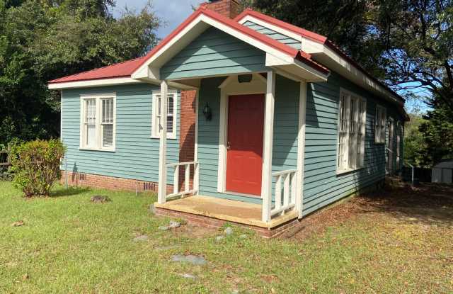 **MOVE-IN SPECIAL**1/2 Rent off 1st Months Rent with Approved Application!!**Historic Cusseta, GA 2 Bedroom / 1 Bathroom Home for Rent*** - 415 Broad Street, Cusseta-Chattahoochee, GA 31805