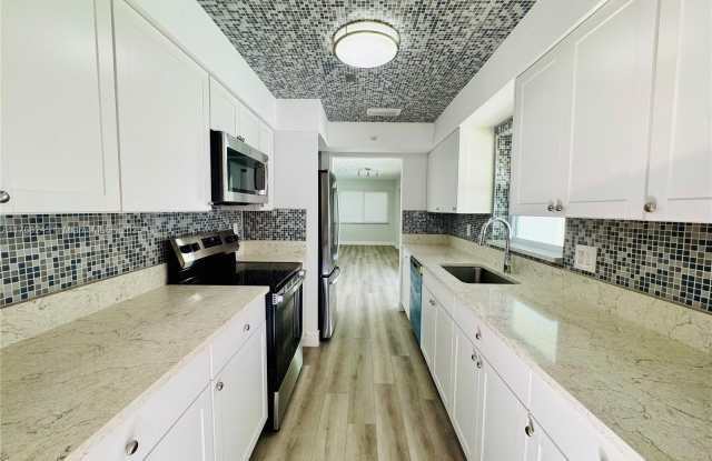 1632 NE 4th Pl photos photos