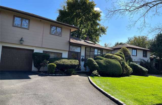 696 Carlisle Road - 696 Carlisle Road, Jericho, NY 11753