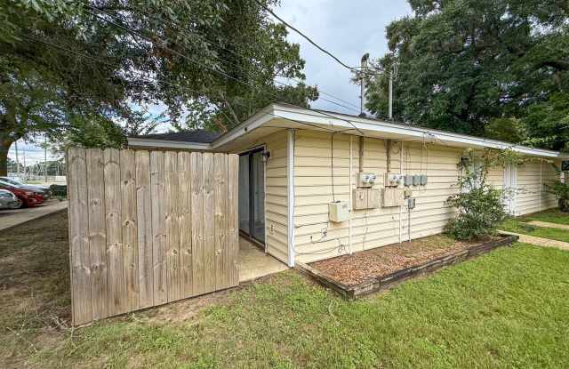 2 Bedroom 1 Bath Duplex For Rent - Water, Trash & Lawn Care Included! photos photos
