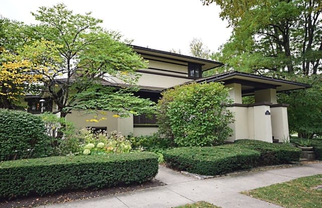 301 South Kenilworth Avenue - 301 South Kenilworth Avenue, Elmhurst, IL 60126