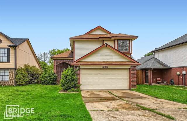 935 Sylvan Creek Drive - 935 Sylvan Creek Drive, Lewisville, TX 75067