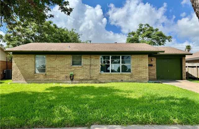 5825 Hugo Drive photos photos