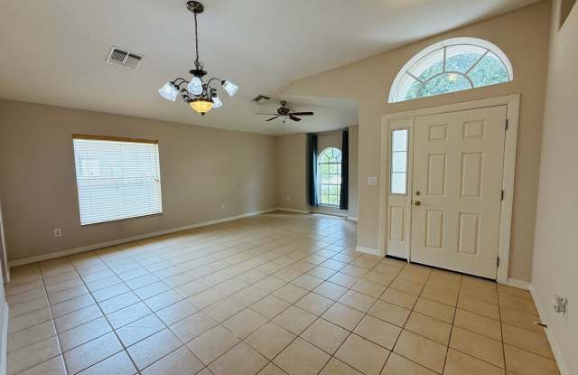 Beautiful 4-Bedroom Home for Rent! Gallery 4