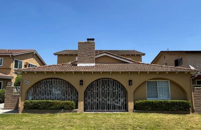 4461 Green Ave photos photos