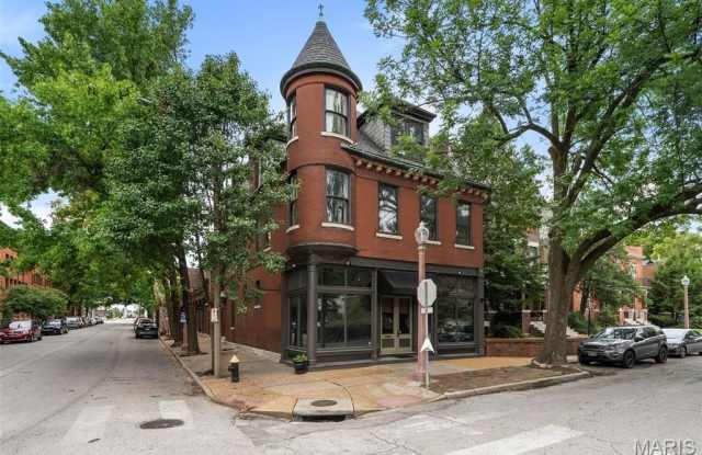 4400 Laclede Gallery 2