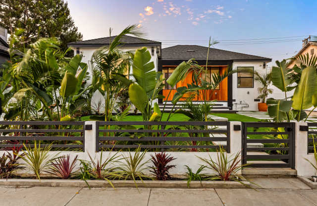 629 W Hillsdale St photos photos