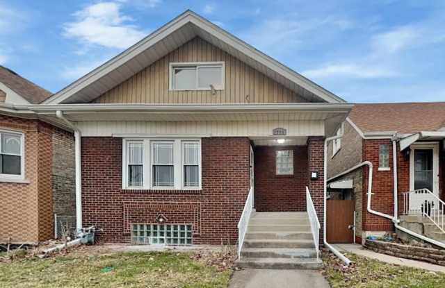 2728 Wesley Ave photos photos