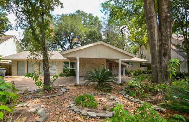 310 W Sam Houston Parkway - 310 West Sam Houston Parkway North, Houston, TX 77024