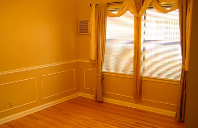 Moorpark Apartments Gallery 4